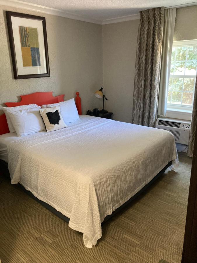 The Aurora Inn Hotel And Event Center エクステリア 写真
