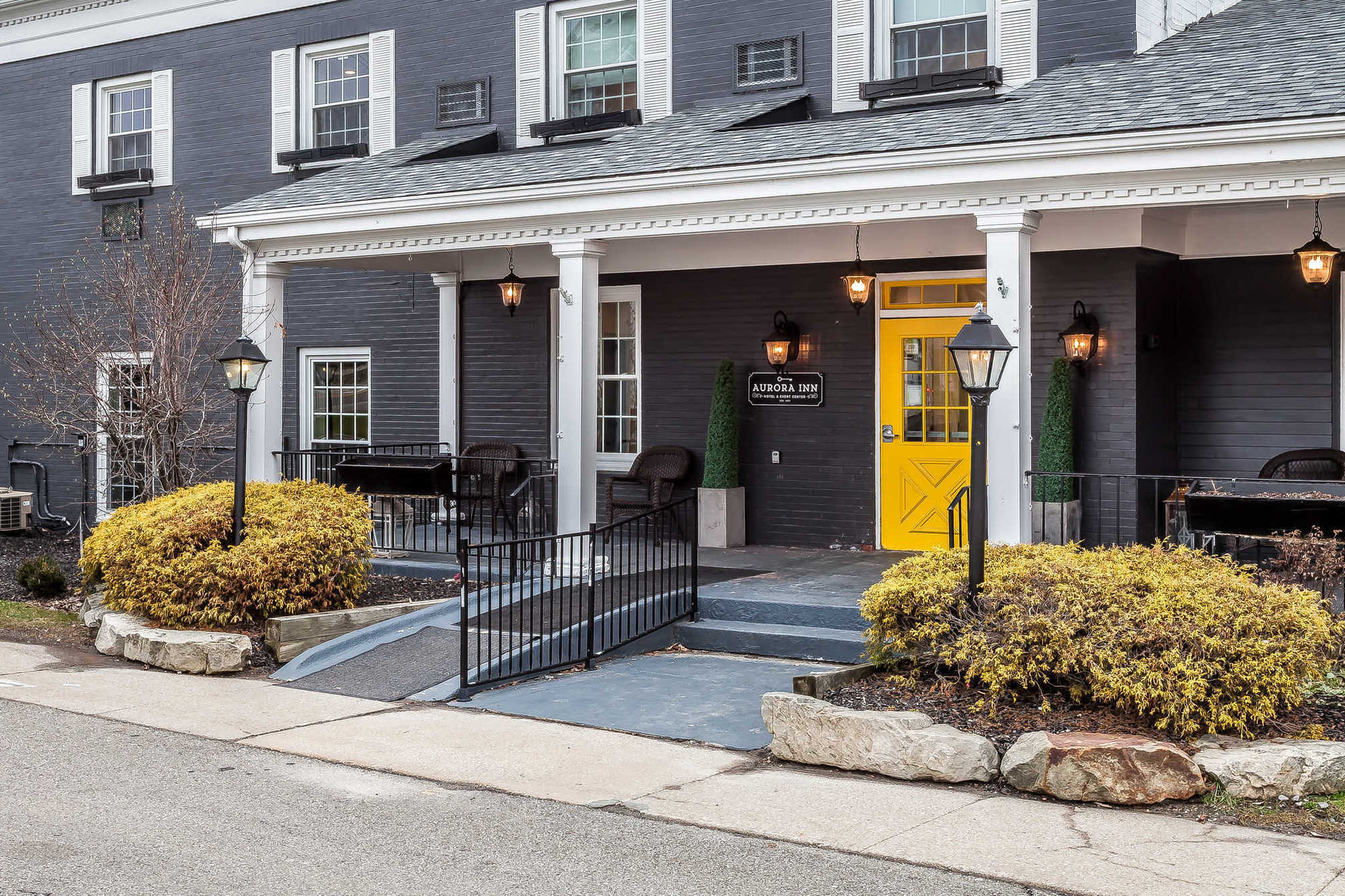 The Aurora Inn Hotel And Event Center エクステリア 写真