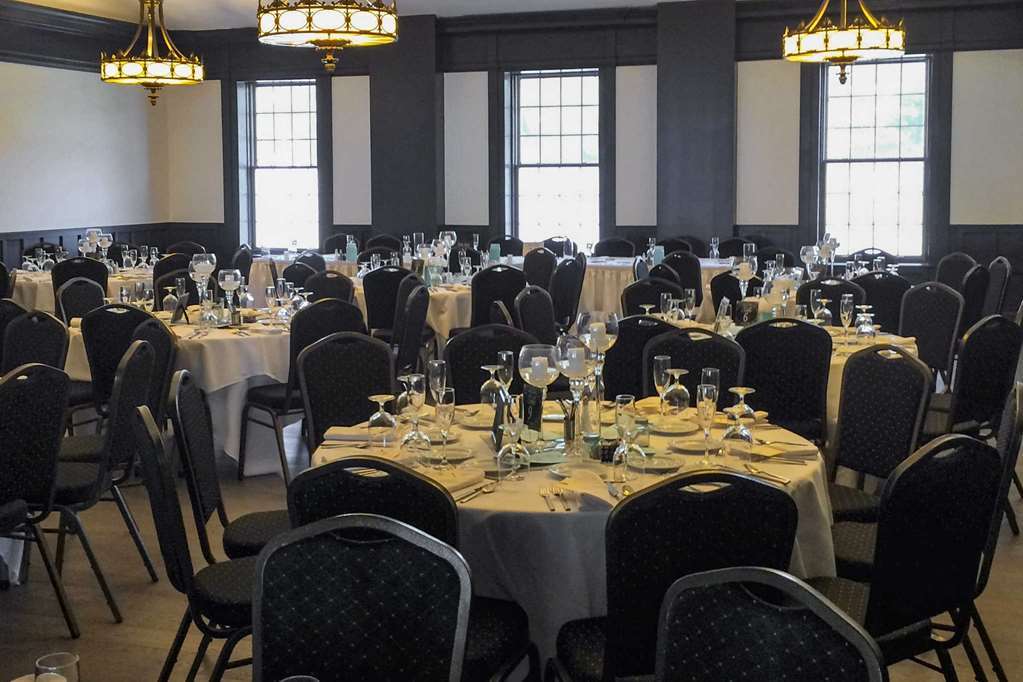 The Aurora Inn Hotel And Event Center 設備 写真